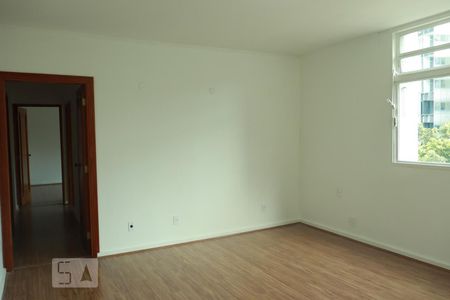 Sala de apartamento para alugar com 2 quartos, 121m² em Cerqueira César, São Paulo