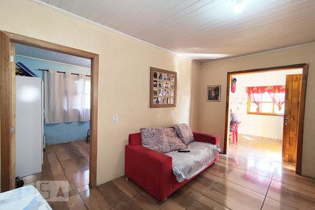 Sala de casa à venda com 4 quartos, 80m² em Guajuviras, Canoas