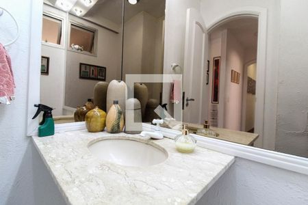 Apartamento à venda com 167m², 4 quartos e 2 vagas Apartamento à venda com 167m², 4 quartos e 2 vagasLavabo