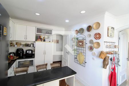 Apartamento à venda com 167m², 4 quartos e 2 vagas Apartamento à venda com 167m², 4 quartos e 2 vagasCozinha