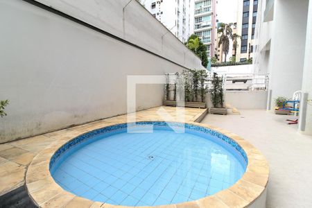 Apartamento à venda com 167m², 4 quartos e 2 vagas Apartamento à venda com 167m², 4 quartos e 2 vagasPiscina