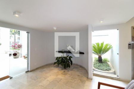 Apartamento à venda com 167m², 4 quartos e 2 vagas Apartamento à venda com 167m², 4 quartos e 2 vagasHall de entrada