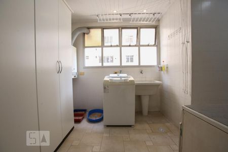 Apartamento à venda com 167m², 4 quartos e 2 vagas Apartamento à venda com 167m², 4 quartos e 2 vagasÁrea de serviço