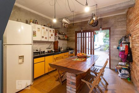 Cozinha de casa para alugar com 3 quartos, 150m² em Vila Pompéia, São Paulo