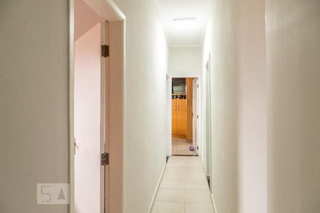 Corredor de casa à venda com 3 quartos, 120m² em Cangaiba, São Paulo