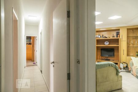 Corredor de casa à venda com 3 quartos, 120m² em Cangaiba, São Paulo