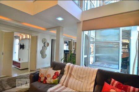 Sala de casa de condomínio à venda com 4 quartos, 330m² em Igara, Canoas