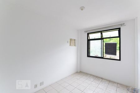 Quarto (Plaquinha Quinto Andar) de apartamento à venda com 2 quartos, 83m² em Fonseca, Niterói