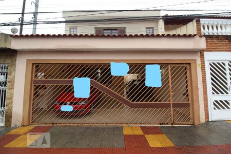 Casa à venda com 177m², 3 quartos e 8 vagas Casa à venda com 177m², 3 quartos e 8 vagasFachada