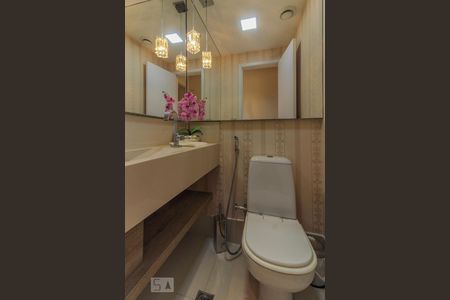 Casa à venda com 127m², 3 quartos e 2 vagas Casa à venda com 127m², 3 quartos e 2 vagasLavabo