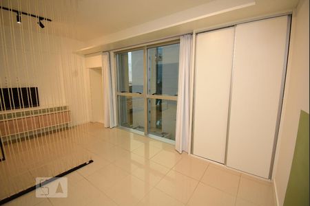 Quarto de kitnet/studio para alugar com 1 quarto, 27m² em Zona Industrial (guará), Brasília