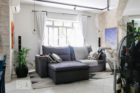 Sala de apartamento à venda com 2 quartos, 85m² em Vila Madalena, São Paulo