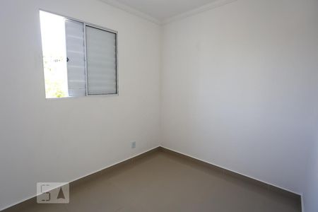 Quarto 2 de apartamento para alugar com 2 quartos, 52m² em Parque Assunção, Taboão da Serra