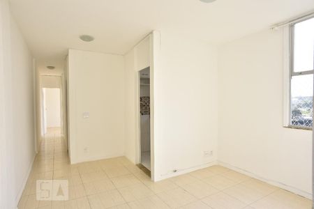 Sala  de apartamento para alugar com 2 quartos, 48m² em Freguesia (jacarepaguá), Rio de Janeiro