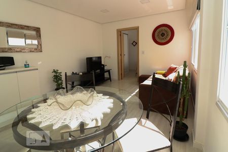 Sala de apartamento à venda com 1 quarto, 45m² em Petrópolis, Porto Alegre