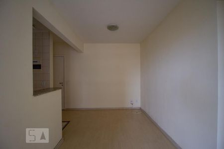 Sala de apartamento para alugar com 3 quartos, 70m² em Jacarepaguá, Rio de Janeiro