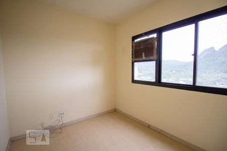 Suíte de apartamento para alugar com 3 quartos, 70m² em Jacarepaguá, Rio de Janeiro