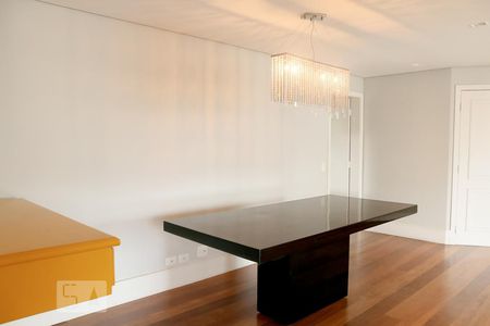 Sala de apartamento à venda com 3 quartos, 120m² em Vila Sofia, São Paulo