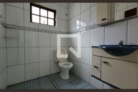 Banheiro da suíte de casa à venda com 4 quartos, 234m² em Vila Bela Vista, Santo André