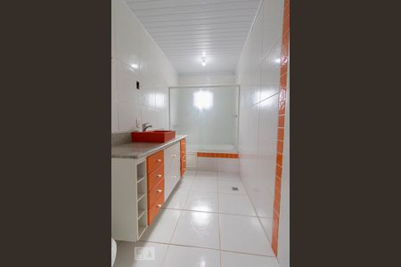 Casa de condomínio para alugar com 170m², 2 quartos e 3 vagas Casa de condomínio para alugar com 170m², 2 quartos e 3 vagasBanheiro da Suíte