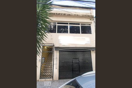 Casa à venda com 330m², 6 quartos e sem vaga Casa à venda com 330m², 6 quartos e sem vagaFachada