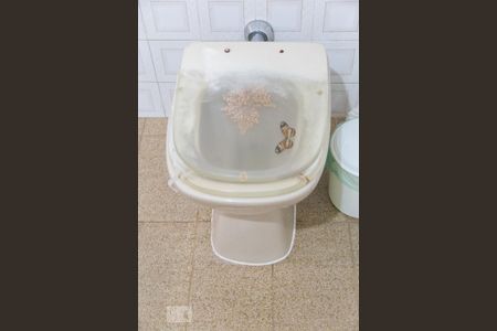 Casa à venda com 330m², 6 quartos e sem vaga Casa à venda com 330m², 6 quartos e sem vagaBanheiro 1