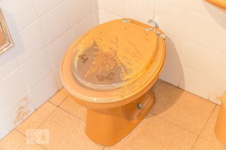 Casa à venda com 330m², 6 quartos e sem vaga Casa à venda com 330m², 6 quartos e sem vagaBanheiro 2