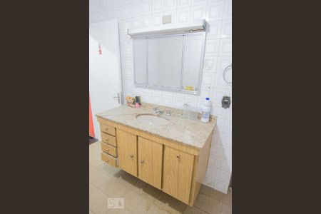 Casa à venda com 330m², 6 quartos e sem vaga Casa à venda com 330m², 6 quartos e sem vagaBanheiro 1