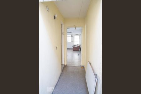 Casa à venda com 330m², 6 quartos e sem vaga Casa à venda com 330m², 6 quartos e sem vagaCorredor