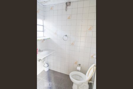 Casa à venda com 330m², 6 quartos e sem vaga Casa à venda com 330m², 6 quartos e sem vagaBanheiro de Serviço