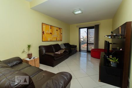 Sala de Estar de casa à venda com 4 quartos, 210m² em Vila Anglo Brasileira, São Paulo