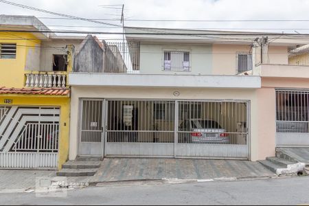 Casa à venda com 276m², 3 quartos e 3 vagas Casa à venda com 276m², 3 quartos e 3 vagasFachada