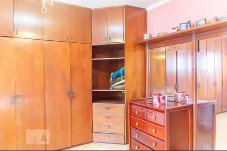 Casa à venda com 276m², 3 quartos e 3 vagas Casa à venda com 276m², 3 quartos e 3 vagasQuarto Suíte