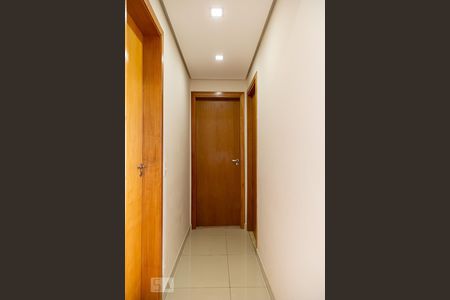 Corredor de apartamento à venda com 2 quartos, 88m² em Jardim Las Vegas, Guarulhos