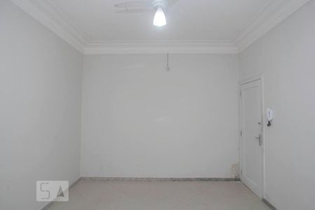 Quarto de casa para alugar com 2 quartos, 100m² em Cidade Jardim, Belo Horizonte