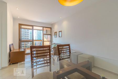 Sala de apartamento para alugar com 2 quartos, 72m² em Barra da Tijuca, Rio de Janeiro