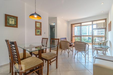 Sala de apartamento para alugar com 2 quartos, 72m² em Barra da Tijuca, Rio de Janeiro