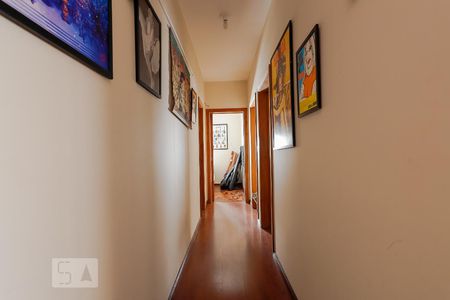 Corredor de apartamento à venda com 3 quartos, 96m² em Petrópolis, Porto Alegre
