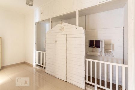 Casa para alugar com 250m², 3 quartos e 3 vagas Casa para alugar com 250m², 3 quartos e 3 vagasQuarto