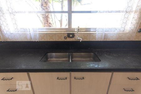 Casa para alugar com 250m², 3 quartos e 3 vagas Casa para alugar com 250m², 3 quartos e 3 vagasCozinha