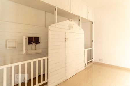 Casa para alugar com 250m², 3 quartos e 3 vagas Casa para alugar com 250m², 3 quartos e 3 vagasQuarto