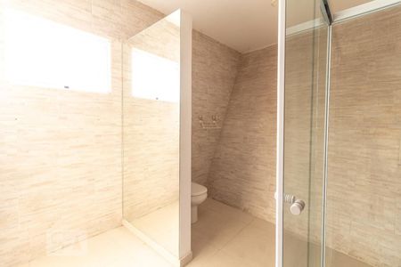 Casa para alugar com 250m², 3 quartos e 3 vagas Casa para alugar com 250m², 3 quartos e 3 vagasBanheiro da suíte 1