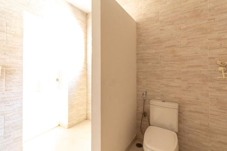 Casa para alugar com 250m², 3 quartos e 3 vagas Casa para alugar com 250m², 3 quartos e 3 vagasBanheiro da suíte 1