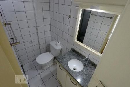 Banheiro de apartamento para alugar com 2 quartos, 50m² em Jardim Patente Novo, São Paulo