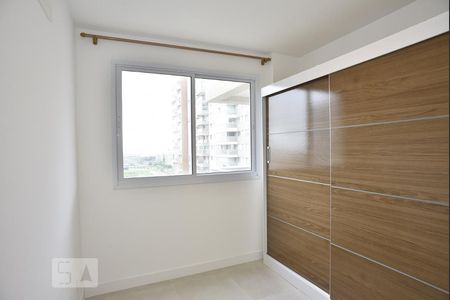 Quarto 1 de apartamento para alugar com 2 quartos, 64m² em Jacarepaguá, Rio de Janeiro