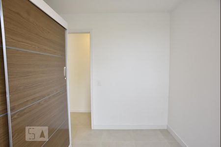 Quarto 1 de apartamento para alugar com 2 quartos, 64m² em Jacarepaguá, Rio de Janeiro