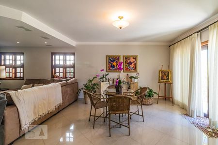 Sala de casa de condomínio à venda com 4 quartos, 350m² em Alphaville, Santana de Parnaíba