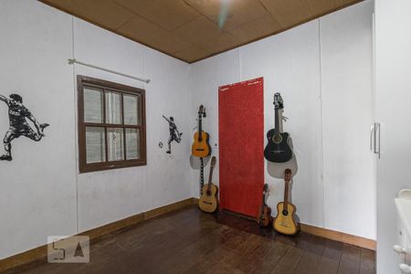 Quarto 2 de casa à venda com 2 quartos, 75m² em Jardim São Pedro, Porto Alegre