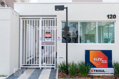 Entrada de apartamento à venda com 2 quartos, 46m² em Parque Industrial Tomas Edson, São Paulo