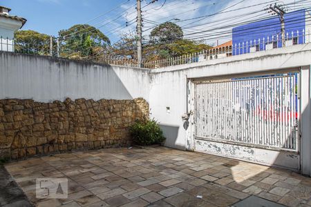 Casa à venda com 220m², 4 quartos e 3 vagas Casa à venda com 220m², 4 quartos e 3 vagasGaragem